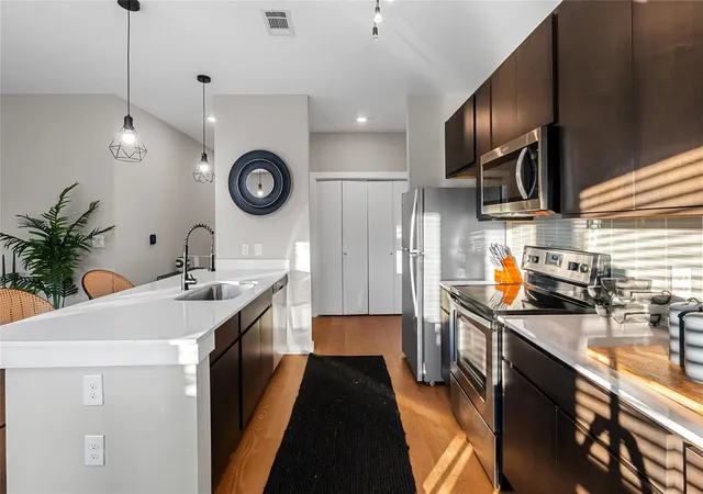 3rd image of 2505 Thornton Rd #3312, Austin, TX 78704 | MLS# 6058421