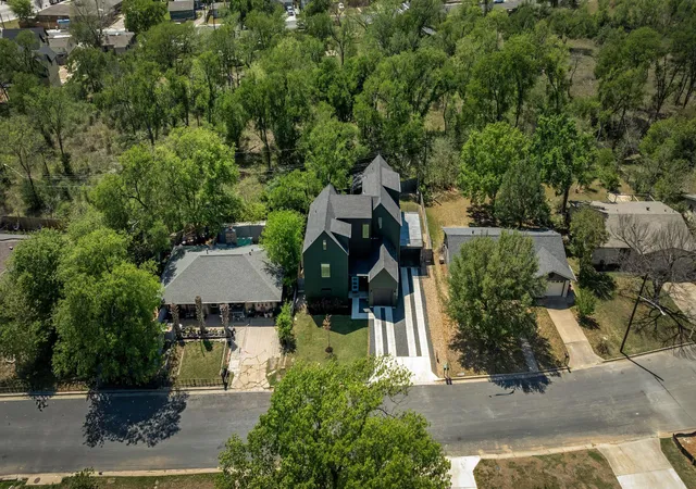 2nd image of 5109 Stone Gate Dr, Austin, TX 78721