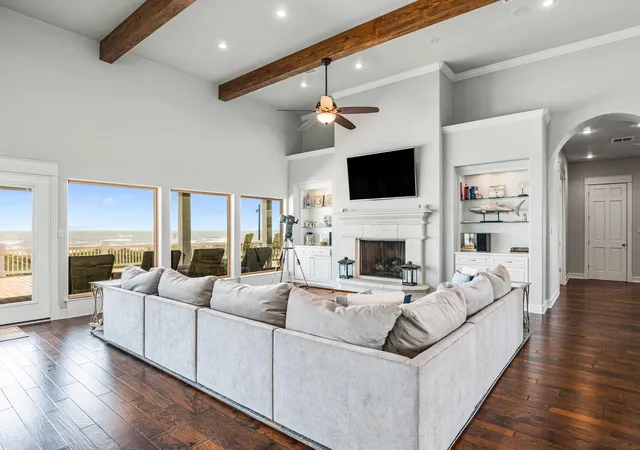Photo 1 of Single family home for sale at 672 Villa Dr, Port Bolivar, TX 77650 | MLS# 7204250 | Listing updated on 2026-08-18