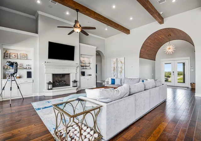 Photo 3 of Single family home for sale at 672 Villa Dr, Port Bolivar, TX 77650 | MLS# 7204250 | Listing updated on 2026-08-18