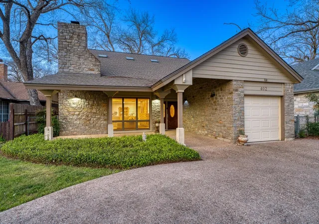 1st image of 402 Meadowlakes Dr, Meadowlakes, TX 78654 | MLS# 5550454