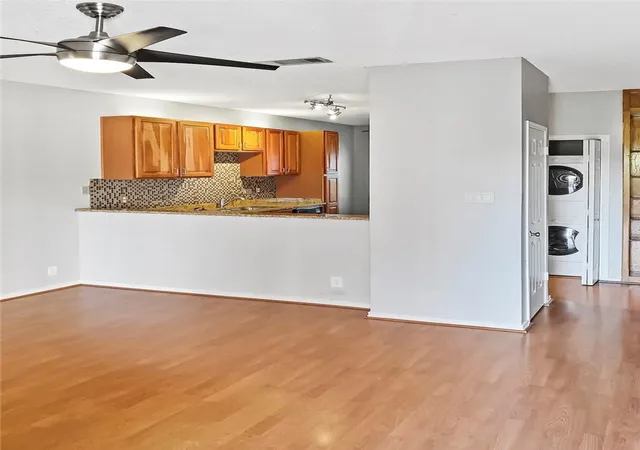 3rd image of 2414 Longview St #206, Austin, TX 78705 | MLS# 8725751