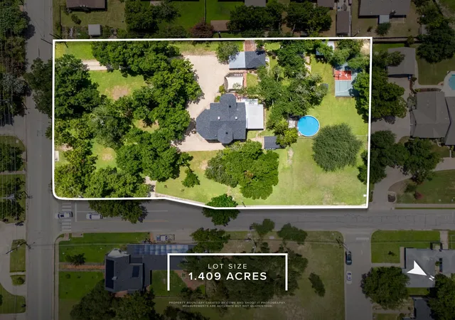 3rd image of 1220 W Lake Dr, Taylor, TX 76574 | MLS# 2018232