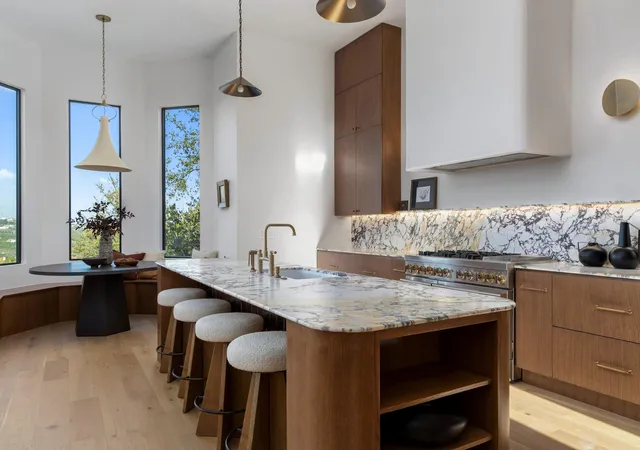 Listing Photo 5 - Condo for sale in building located at 2300 Barton Creek Blvd, Austin, TX 78735 - Unit #15