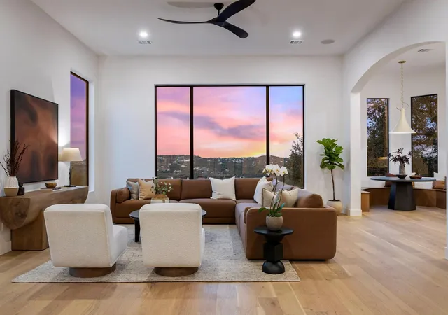 Listing Photo 4 - Condo for sale in building located at 2300 Barton Creek Blvd, Austin, TX 78735 - Unit #15