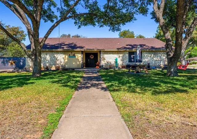 1st image of 252 Meadowlakes Dr, Meadowlakes, TX 78654 | MLS# 6159136