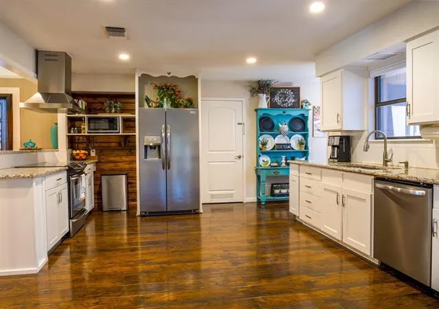 5th image of 252 Meadowlakes Dr, Meadowlakes, TX 78654 | MLS# 6159136