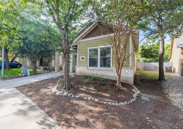 2nd image of 2329 Amur Dr, Austin, TX 78745 | MLS# 6684870
