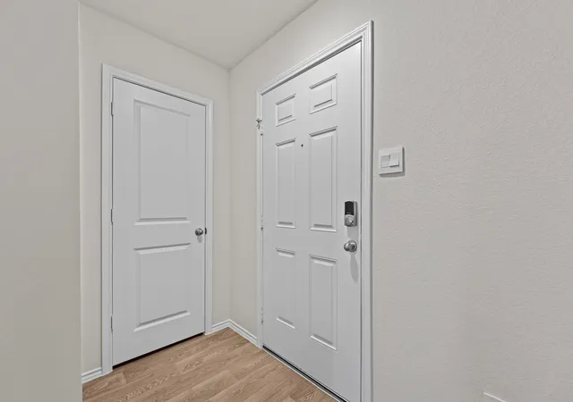 Photo 3 of Single family home for sale at 405 Wild Goose Dr, Luling, TX 78648 | MLS# 2020440 | Listing updated on 2026-09-23