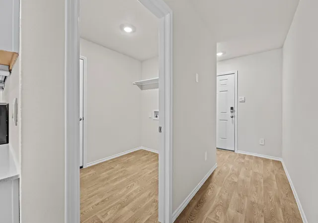 Photo 3 of Single family home for sale at 405 Wild Goose Dr, Luling, TX 78648 | MLS# 2020440 | Listing updated on 2026-10-09