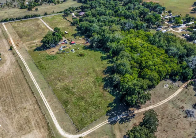 Photo 3 of Single family home for sale at 610 Pleasant Grv Rd, Elgin, TX 78621 | MLS# 2409570 | Listing updated on 2026-04-09