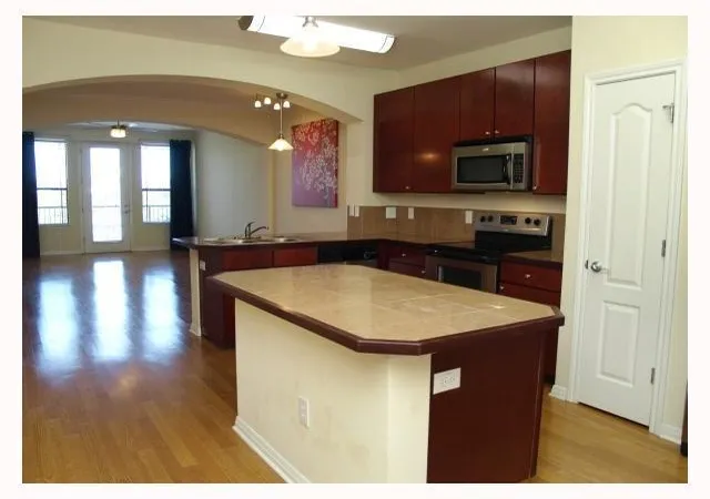 5th image of 2505 San Gabriel St #405, Austin, TX 78705 | MLS# 3515032