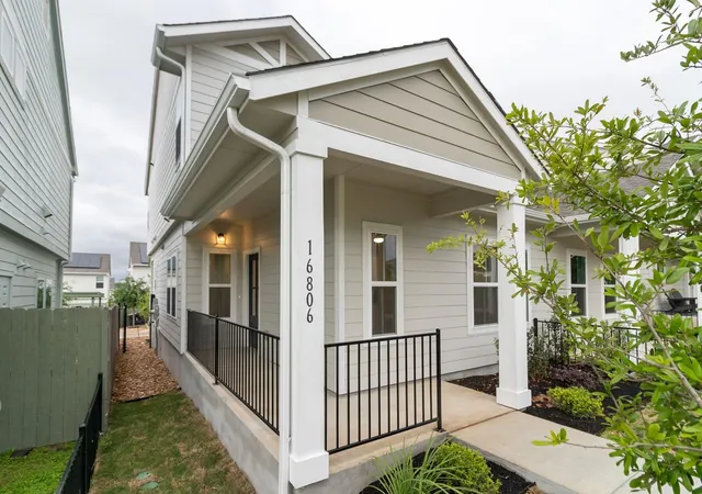Photo 3 of Townhouse for sale at 16806 Sonoma Breeze Dr, Manor, TX 78653 | MLS# 4675872 | Listing updated on 2026-08-12