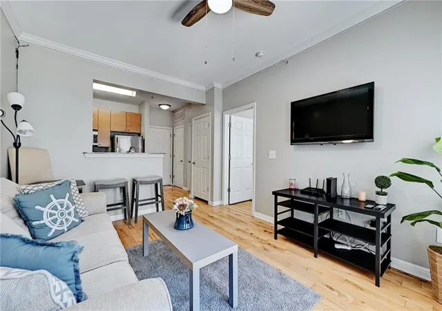 4th image of 2502 Leon St #407, Austin, TX 78705 | MLS# 1486557