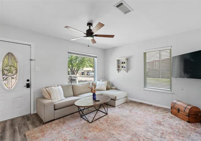 4th image of 8400 Sequoia Dr, Austin, TX 78758 | MLS# 8455808