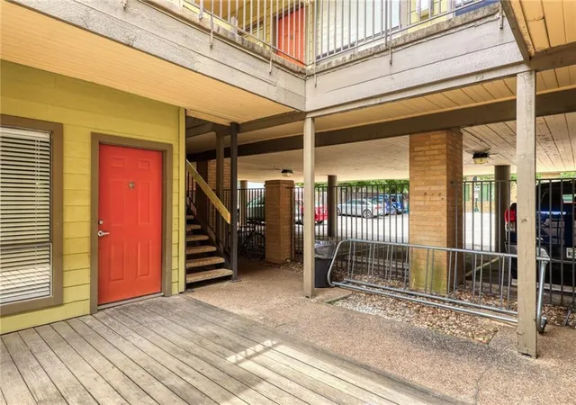 image of 908 Poplar St, Austin, TX 78705