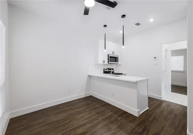 4th image of 908 Poplar St, Austin, TX 78705