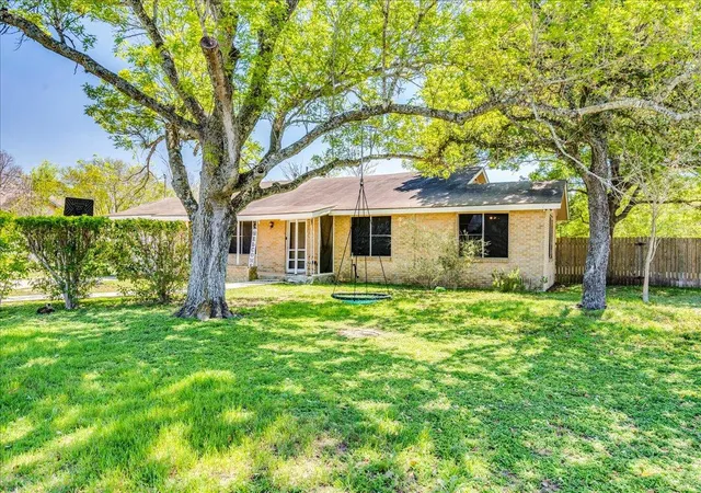 3rd image of 500 Blackjack St, Lockhart, TX 78644 | MLS# 2653790