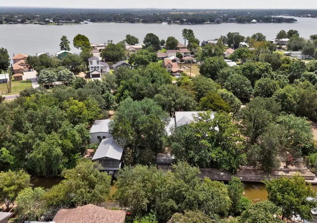 2nd image of 522 Circle Dr, Sunrise Beach, TX 78643 | MLS# 3693583