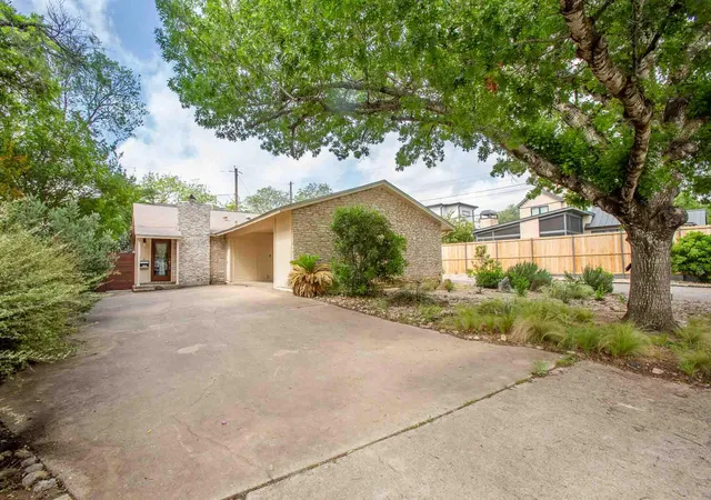 4th image of 2011 Meadowridge Dr #A, Austin, TX 78704 | MLS# 2748886
