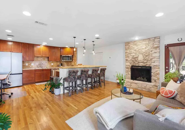 5th image of 2011 Meadowridge Dr #A, Austin, TX 78704 | MLS# 2748886