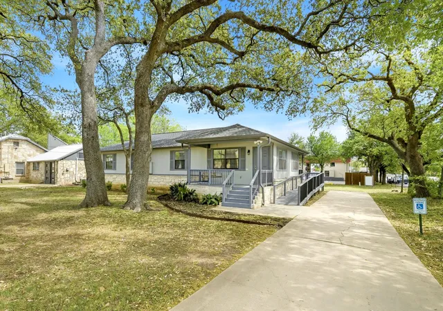1st image of 403 W Anderson Ave, Round Rock, TX 78664 | MLS# 9638817