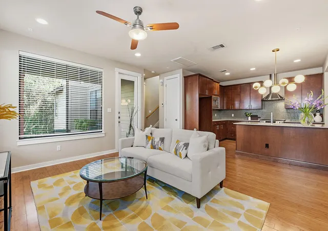 3rd image of 2911 Corbin Ln, Austin, TX 78704 | MLS# 7367270