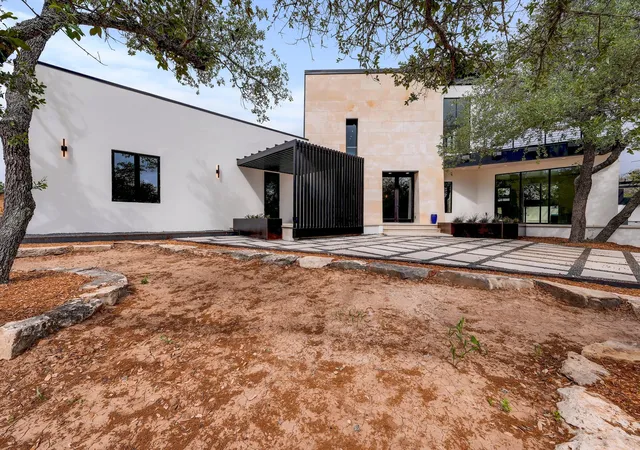 Photo 2 of Single family home for sale at 700 Rancho Grande Dr, Wimberley, TX 78676 | MLS# 2509497 | Listing updated on 2026-09-25
