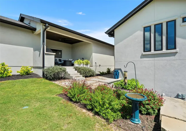 Photo 4 of Sale Pending at 608 Buffalo Trl, Liberty Hill, TX 78642 | MLS# 6533905 | Listing updated on 2026-10-02