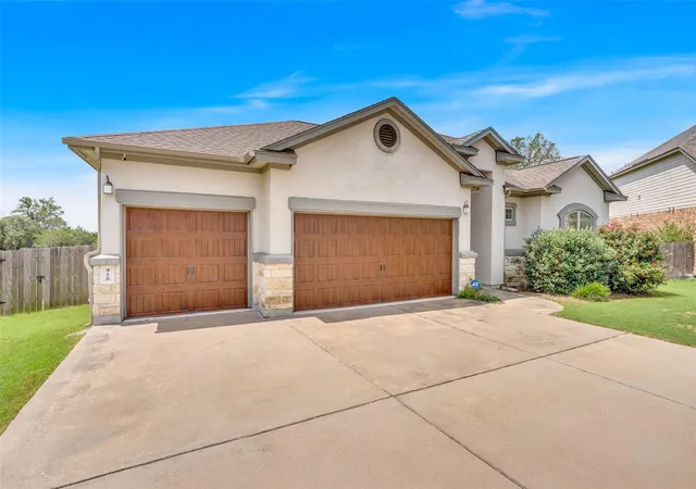 Photo 2 of Single family home for sale at 418 Quartz Dr, Dripping Springs, TX 78620 | MLS# 8200368 | Listing updated on 2026-10-12