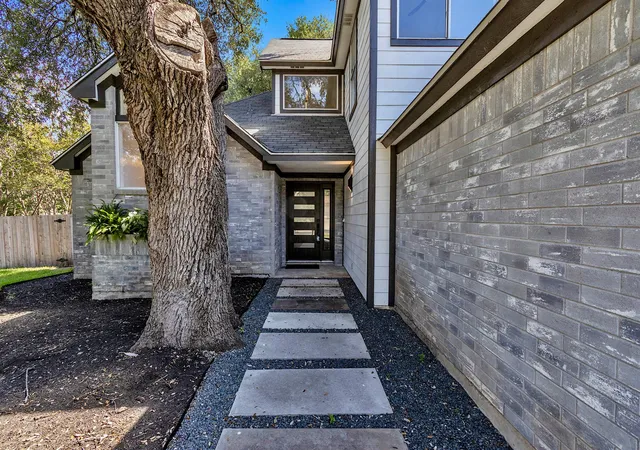 Photo 3 of Single family home for sale at 8301 Mendota Cv, Austin, TX 78717 | MLS# 5474077 | Listing updated on 2026-09-15