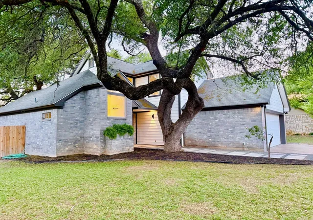 Photo 4 of Single family home for sale at 8301 Mendota Cv, Austin, TX 78717 | MLS# 5474077 | Listing updated on 2026-09-15