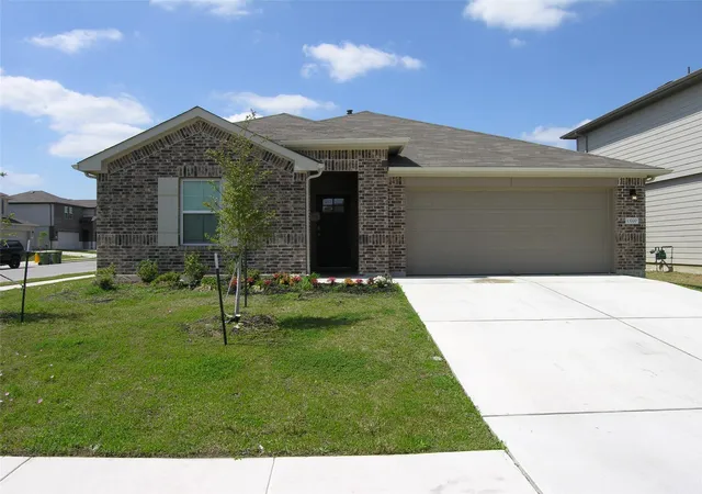 Photo 3 of Single family home for sale at 13700 Dismuke Dr, Manor, TX 78653 | MLS# 7470789 | Listing updated on 2026-03-31
