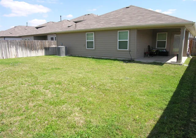 Photo 4 of Single family home for sale at 13700 Dismuke Dr, Manor, TX 78653 | MLS# 7470789 | Listing updated on 2026-03-31