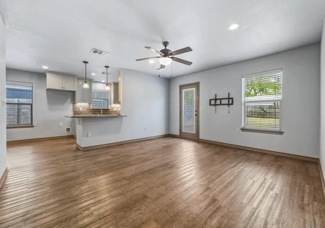 4th image of 1812 Forestglade Dr, Austin, TX 78745 | MLS# 5460400