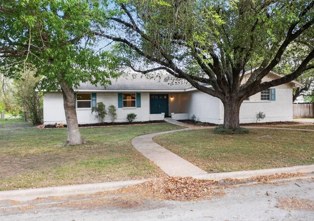 2nd image of 812 George St, Taylor, TX 76574 | MLS# 6654750