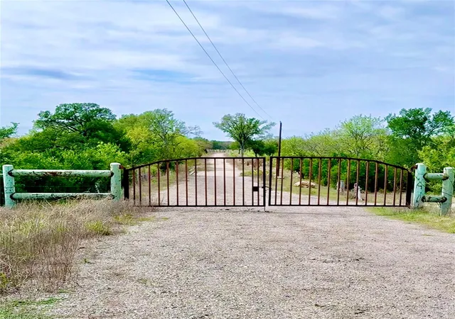 2nd image of 9024 Lockwood Springs Rd, Manor, TX 78653 | MLS# 8601396