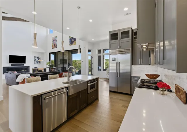 Photo 4 of Single family home for sale at 8801 Bellancia Dr, Austin, TX 78738 | MLS# 1627782 | Listing updated on 2026-09-17