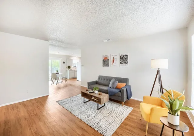 4th image of 2301 Dove Springs Dr, Austin, TX 78744 | MLS# 8181336