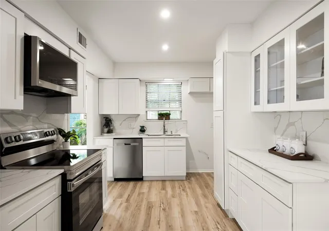 2nd image of 3613 Las Colinas Dr #C, Austin, TX 78731 | MLS# 1618607