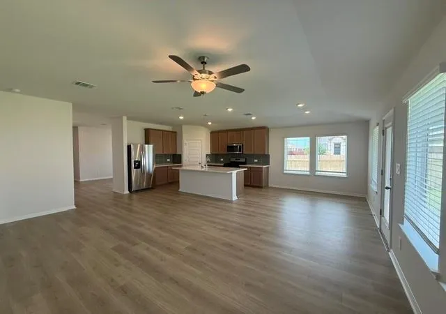 Photo 4 of Single family home for sale at 128 Skyview Farm Ln, Liberty Hill, TX 78642 | MLS# 7024823 | Listing updated on 2026-10-28