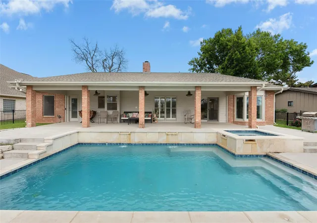 2nd image of 407 Olympia Fields St, Meadowlakes, TX 78654 | MLS# 2769531