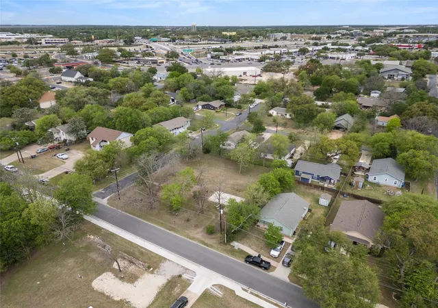 4th image of 601 N Church St, Georgetown, TX 78626 | MLS# 8484036