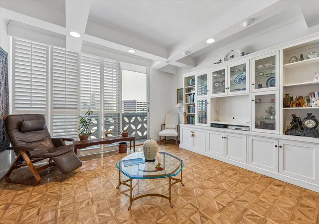 2nd image of 1801 Lavaca St #6E, Austin, TX 78701 | MLS# 2879968