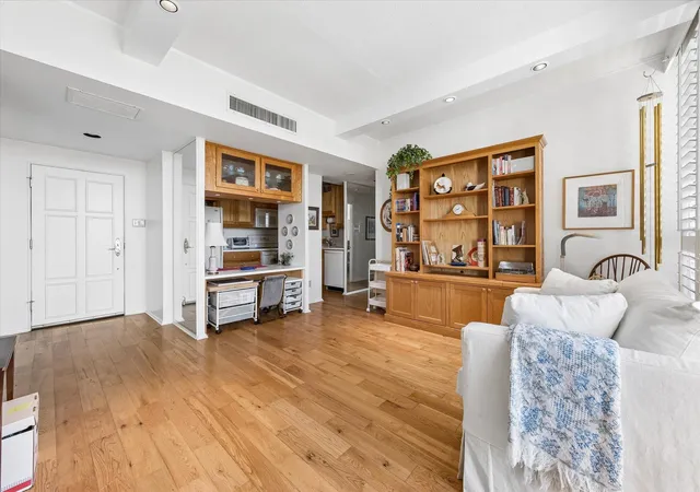3rd image of 1801 Lavaca St #3M, Austin, TX 78701 | MLS# 8884857