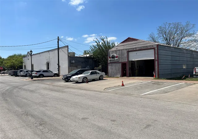 Photo 1 of House for sale at 107 N Main St, Kyle, TX 78640 | MLS# 4966394 | Listing updated on 2026-03-30
