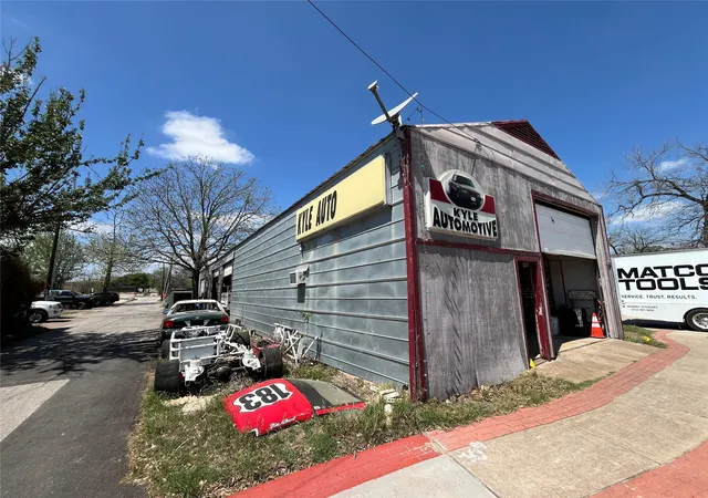 Photo 2 of House for sale at 107 N Main St, Kyle, TX 78640 | MLS# 4966394 | Listing updated on 2026-03-30