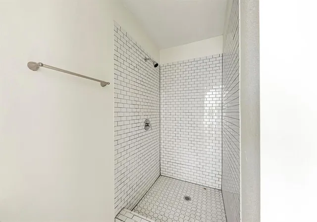 12th image of 1010 W 23rd St #2, Austin, TX 78705 | MLS# 6923772