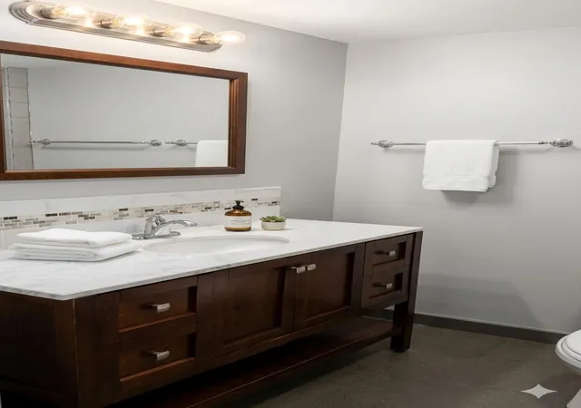 Listing Photo 2 - Condo for sale in building located at 5402 - A/b Harmon Ave, Austin, TX 78751 - Unit #