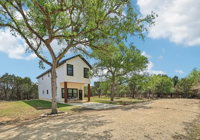 2nd image of 117 Golf Crest Dr #C, Wimberley, TX 78676 | MLS# 6695210